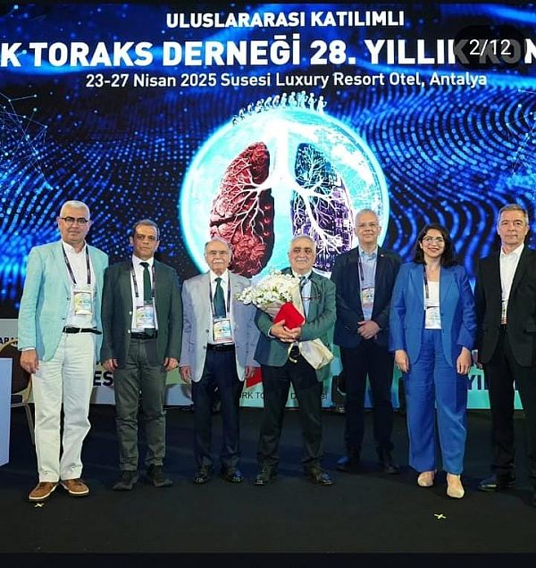 Türk Toraks Derneği Kongresinde Vakfımızın Yönetim Kurulu Başkanı Adına Tören Düzenlendi.
